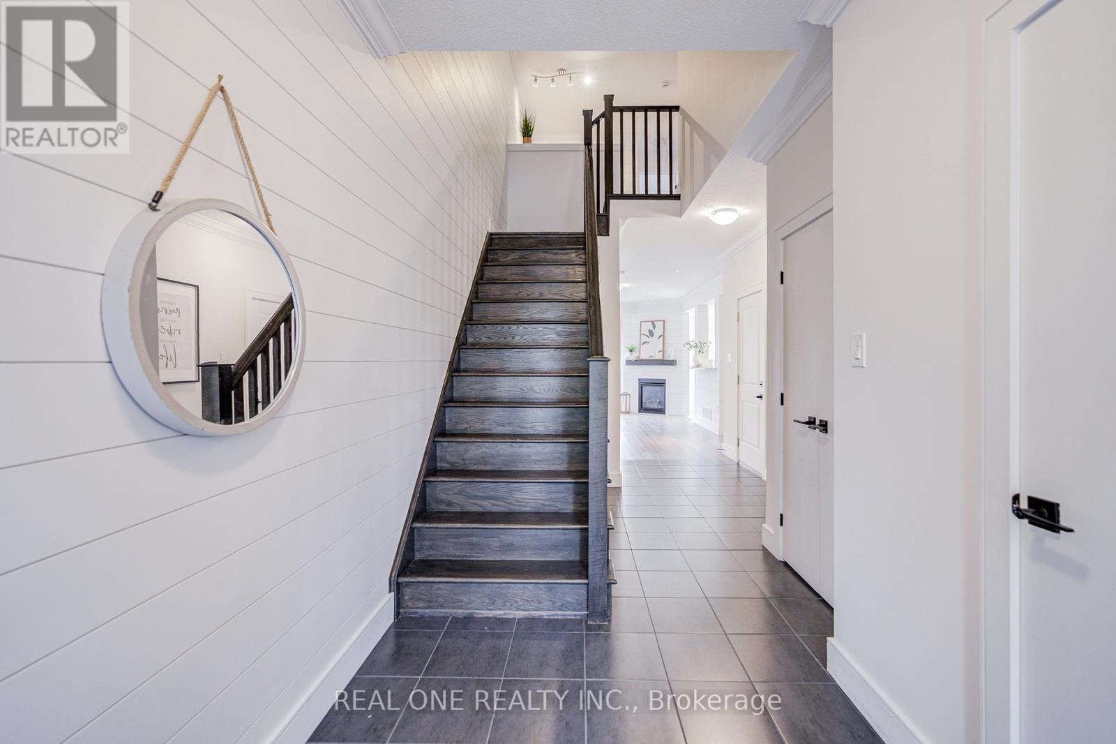 27 Dresser Lane, Hamilton, Ontario  L9K 0K1 - Photo 3 - X13204874