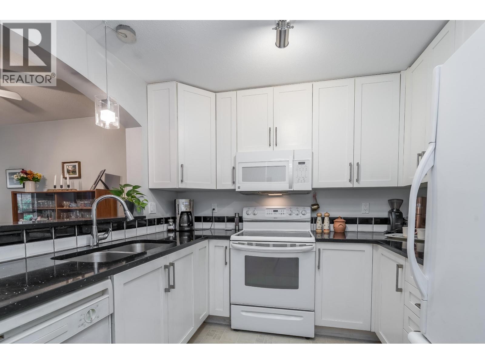 216 1242 Town Centre Boulevard, Coquitlam, British Columbia V3B 7R6 - Photo 6 - R3128823