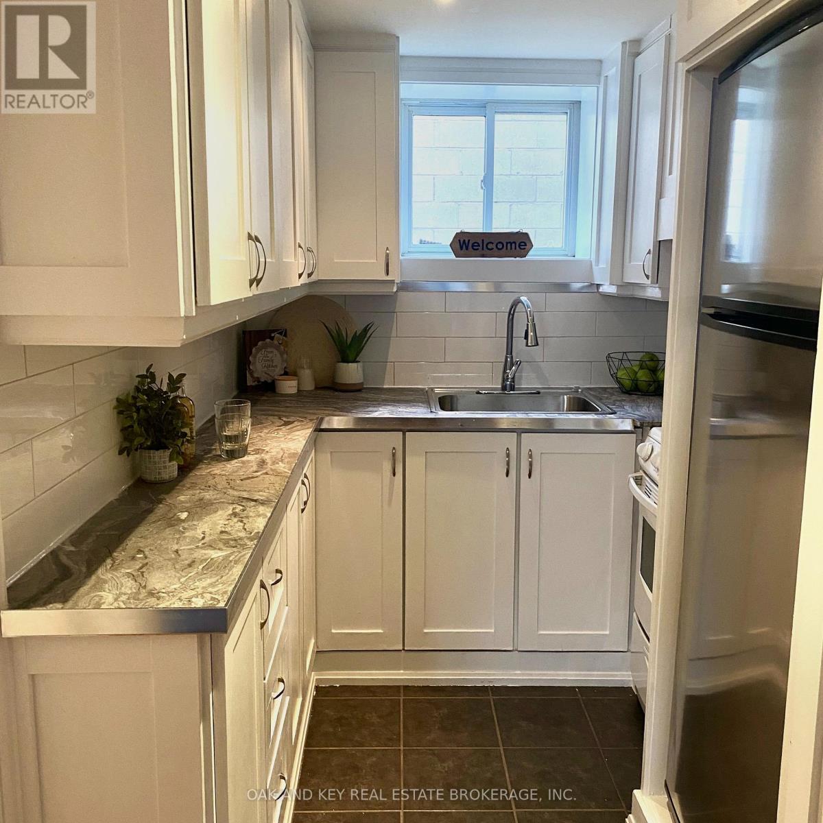 Lower - 525 Old Weston Road, Toronto, Ontario  M6N 3B2 - Photo 9 - W13205756