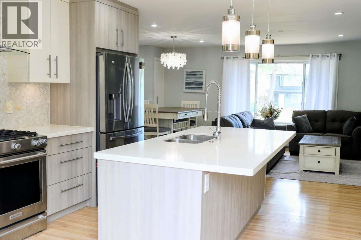 3759 Coast Meridian Road, Port Coquitlam, British Columbia  V3B 3P2 - Photo 9 - R3128909
