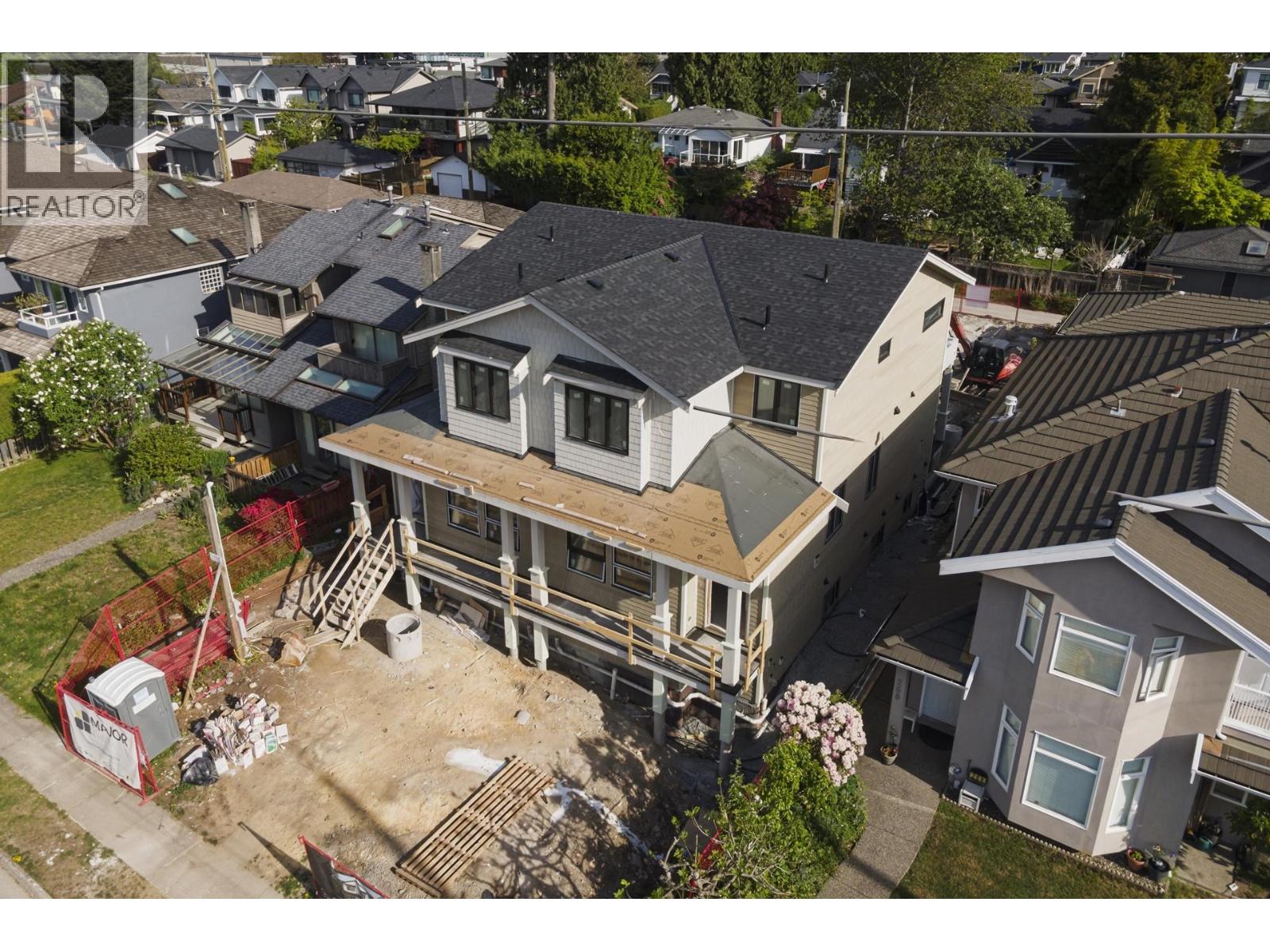258 E 21st Street, North Vancouver, British Columbia  V7L 3B6 - Photo 3 - R3127732
