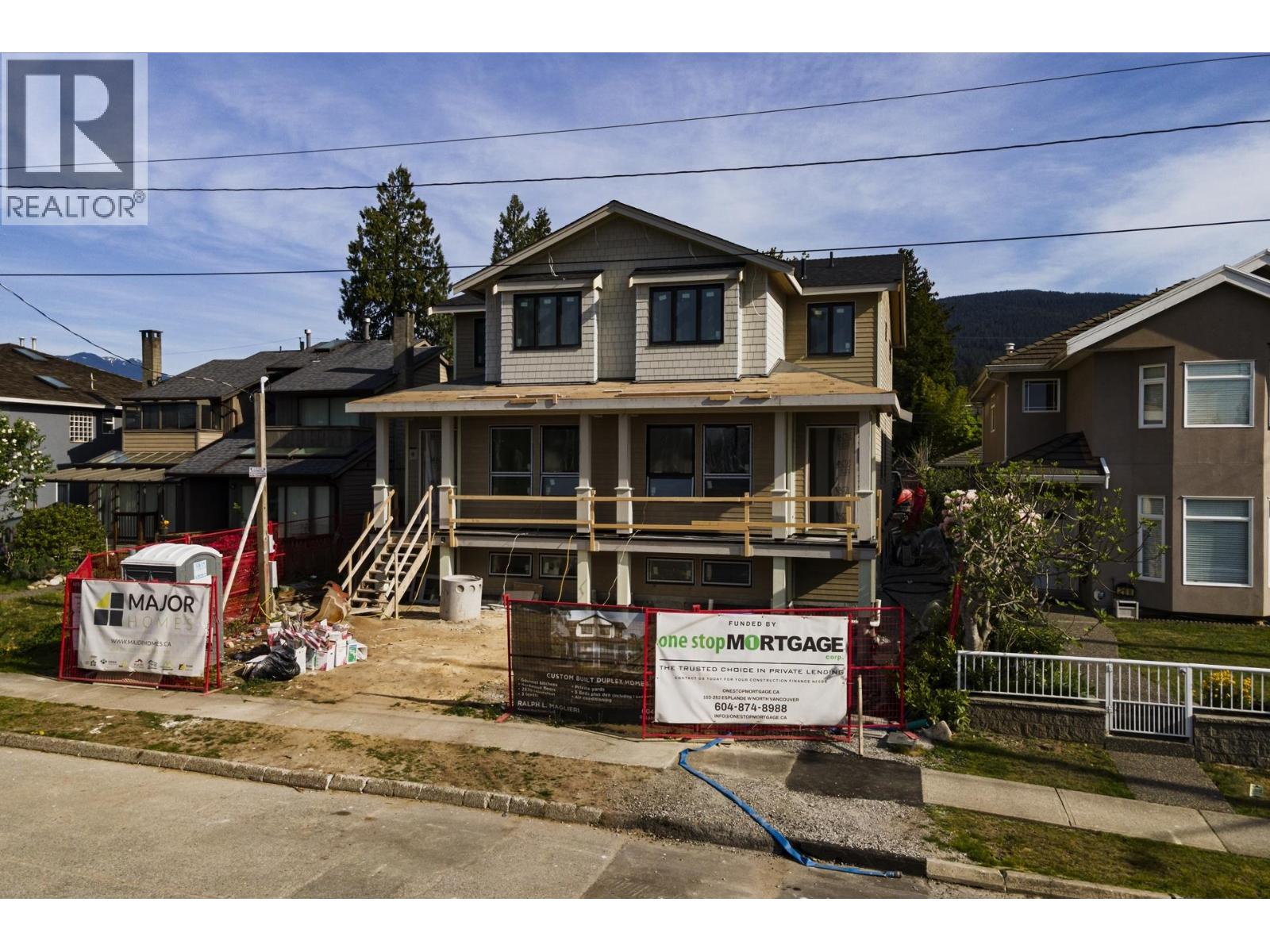 258 E 21st Street, North Vancouver, British Columbia  V7L 3B6 - Photo 2 - R3127732