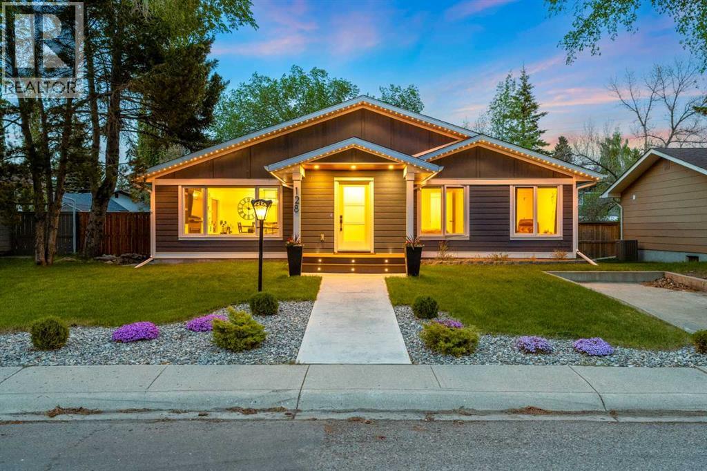 128 Lake Moraine Place Se, Calgary, Alberta  T2J 2Y7 - Photo 1 - A2315237