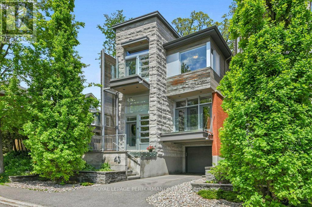 43 WILLARD STREET, Ottawa, Ontario