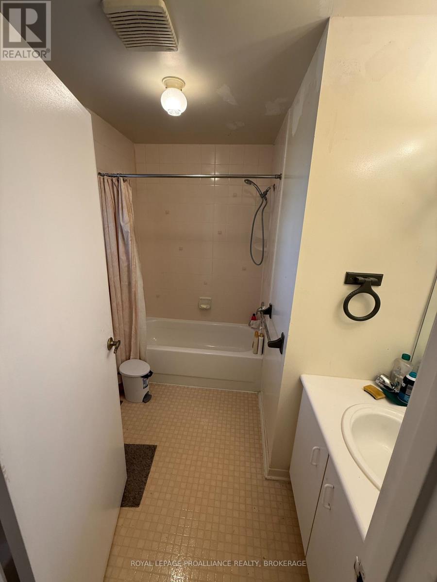 772 Littlestone Crescent, Kingston, Ontario K7M 8L8 - Photo 11 - X13205720