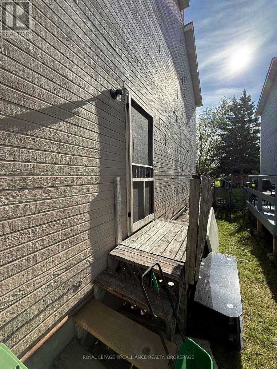 772 Littlestone Crescent, Kingston, Ontario K7M 8L8 - Photo 3 - X13205720