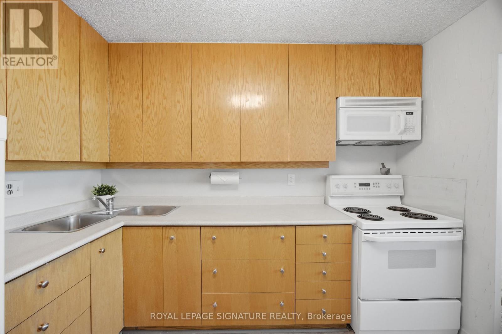 201 - 15 Vicora Linkway, Toronto, Ontario  M3C 1A8 - Photo 16 - C13205628