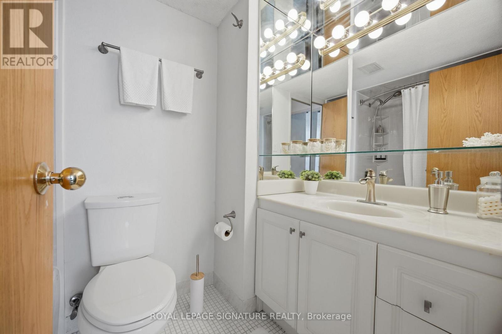201 - 15 Vicora Linkway, Toronto, Ontario  M3C 1A8 - Photo 23 - C13205628