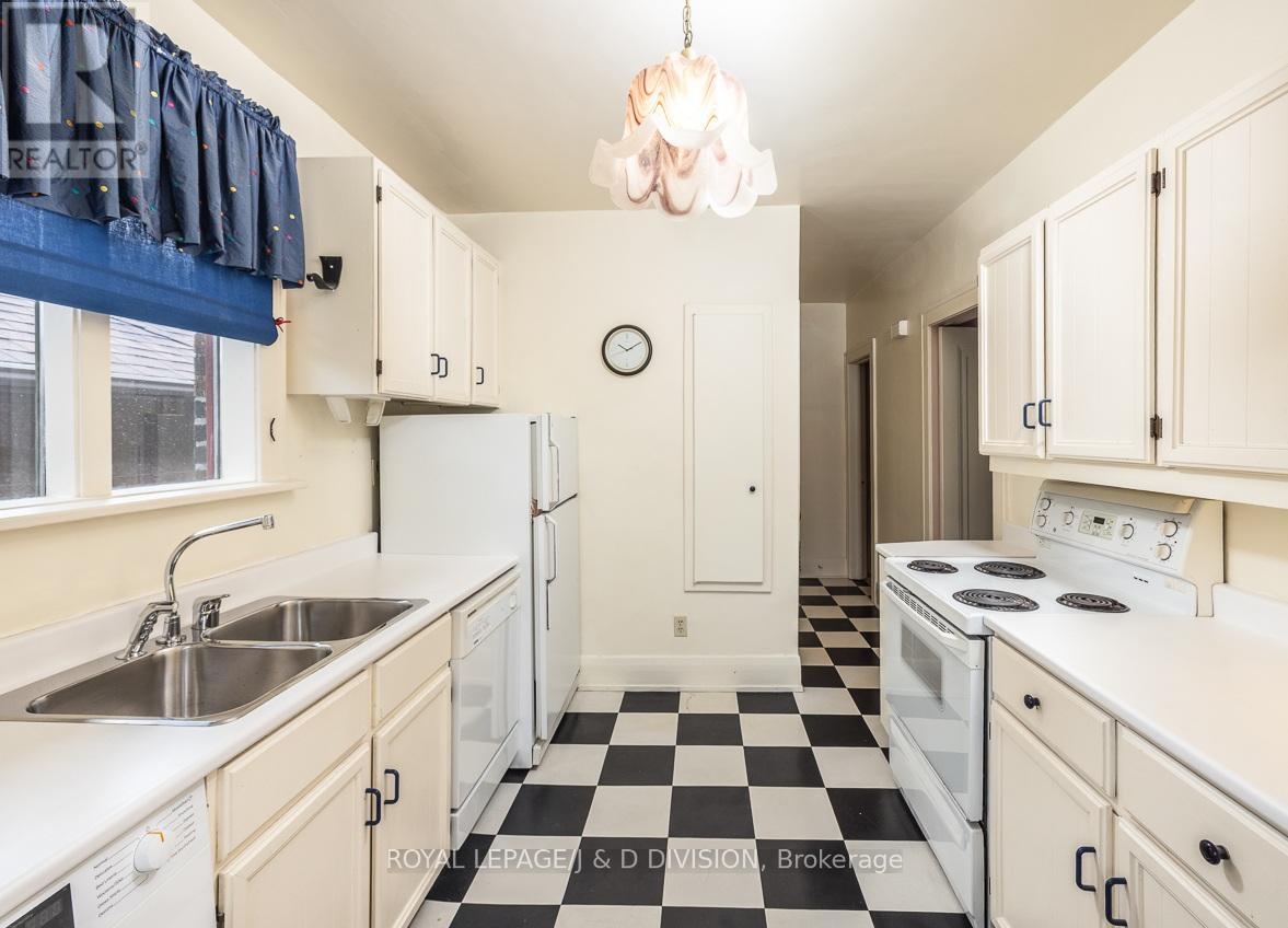 58 Lascelles Boulevard, Toronto, Ontario  M5P 2E1 - Photo 13 - C13205710