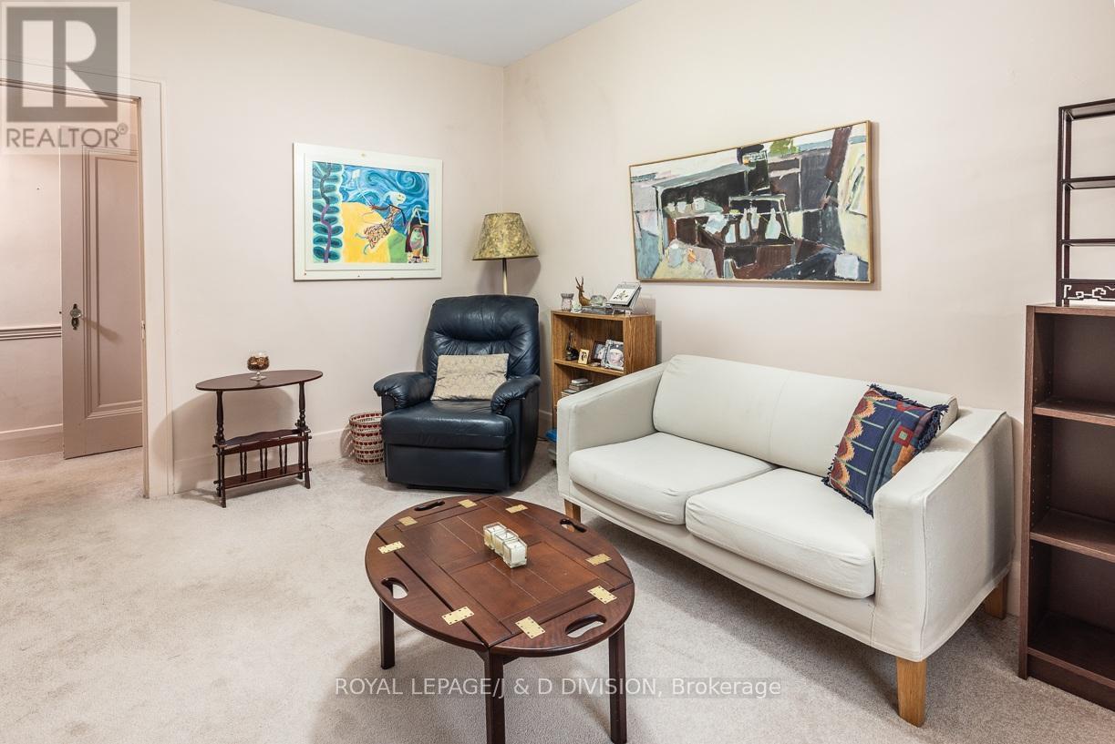 58 Lascelles Boulevard, Toronto, Ontario  M5P 2E1 - Photo 15 - C13205710