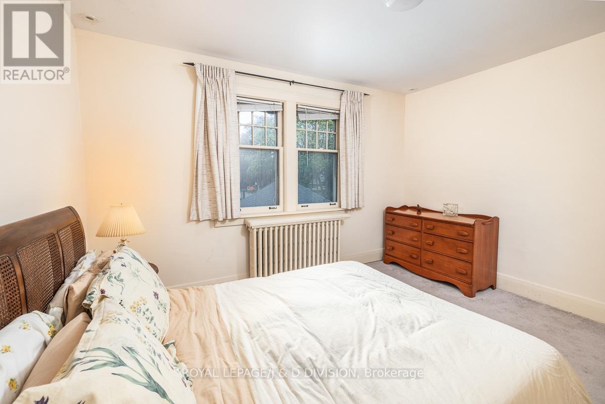 58 Lascelles Boulevard, Toronto, Ontario  M5P 2E1 - Photo 18 - C13205710