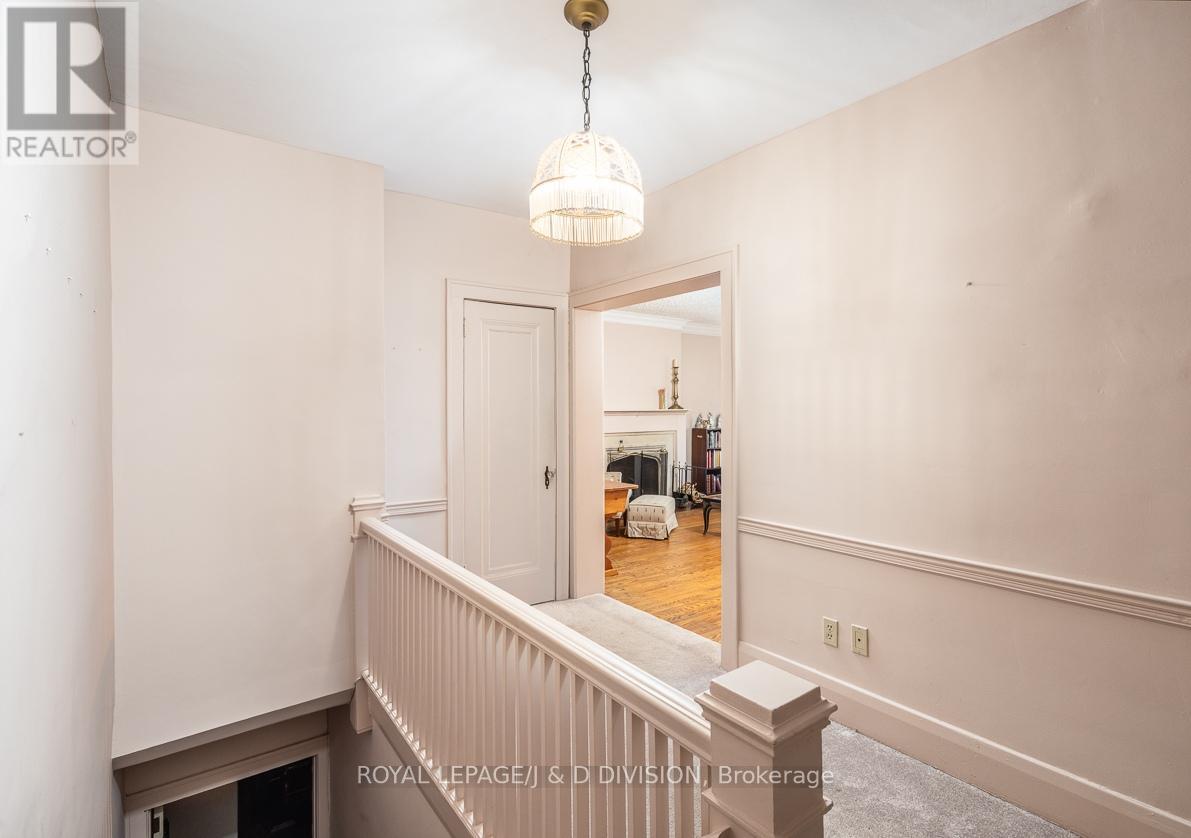 58 Lascelles Boulevard, Toronto, Ontario  M5P 2E1 - Photo 2 - C13205710