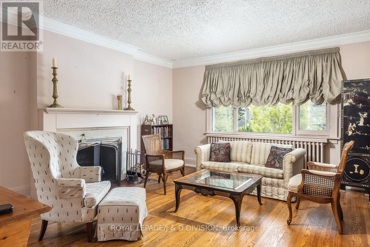 58 Lascelles Boulevard, Toronto, Ontario  M5P 2E1 - Photo 3 - C13205710