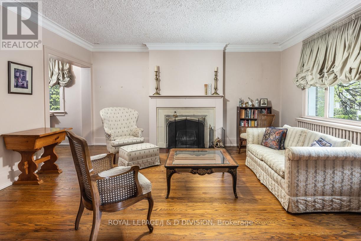 58 Lascelles Boulevard, Toronto, Ontario  M5P 2E1 - Photo 6 - C13205710