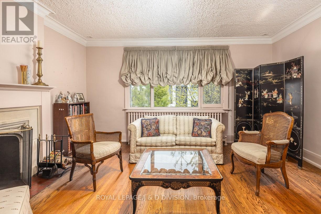 58 Lascelles Boulevard, Toronto, Ontario  M5P 2E1 - Photo 7 - C13205710