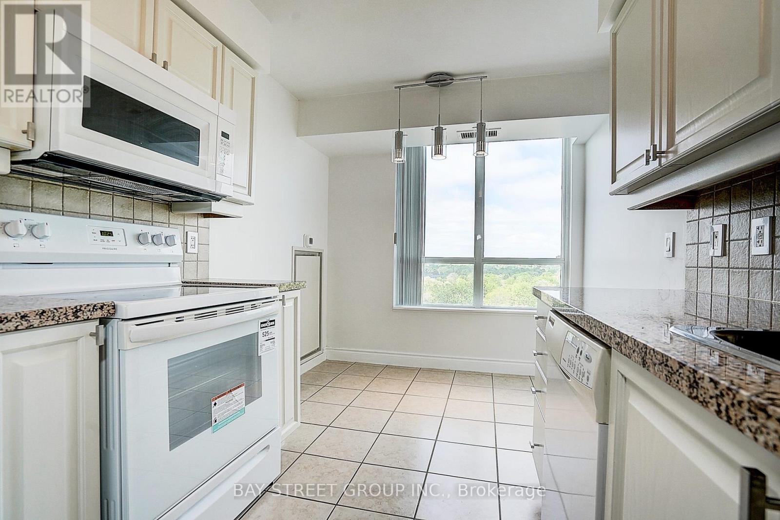 1112 - 15 Greenview Avenue, Toronto, Ontario  M2M 4M7 - Photo 11 - C13205724