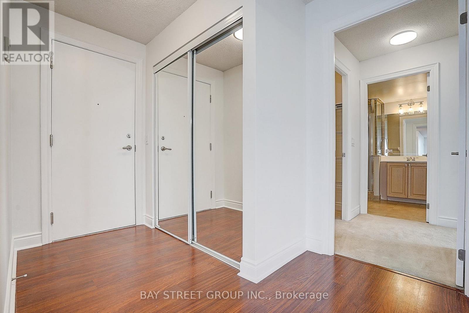 1112 - 15 Greenview Avenue, Toronto, Ontario  M2M 4M7 - Photo 4 - C13205724