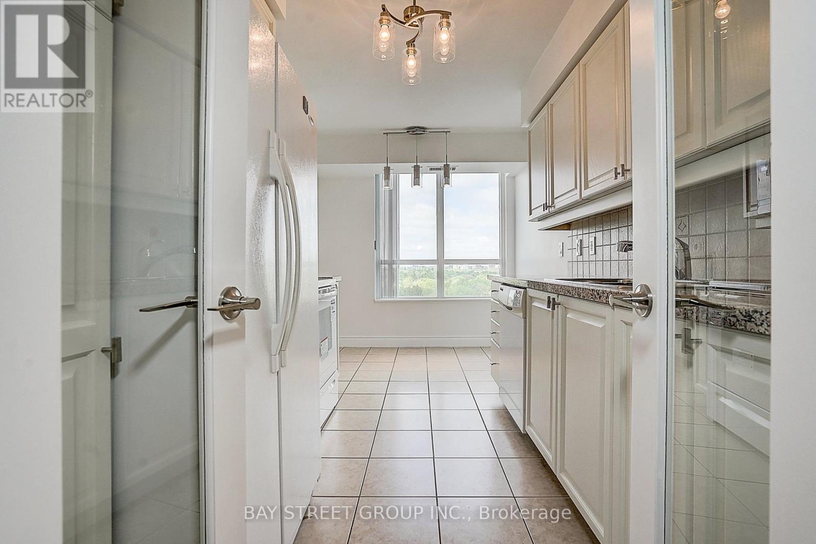 1112 - 15 Greenview Avenue, Toronto, Ontario  M2M 4M7 - Photo 9 - C13205724
