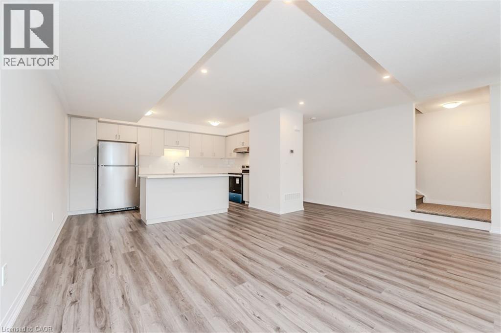 616 Benninger Drive, Kitchener, Ontario  N2E 0K5 - Photo 2 - 40834222