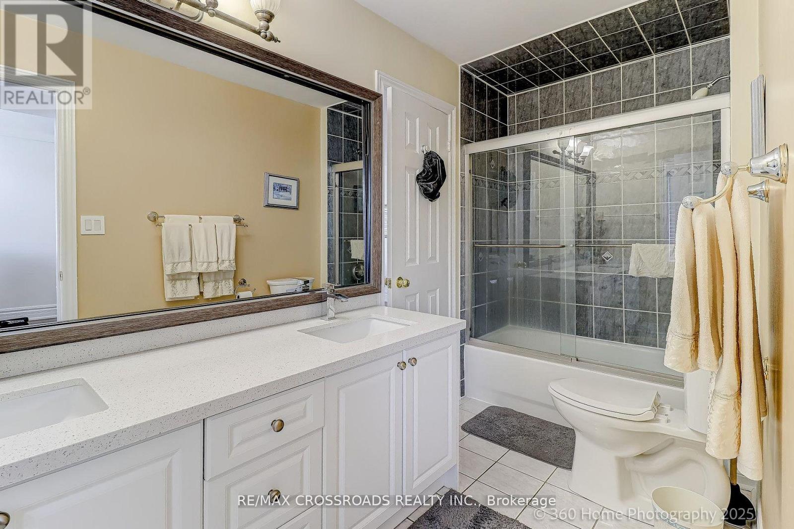2 Mumberson Court, Markham, Ontario  L6C 1Y4 - Photo 15 - N13205674