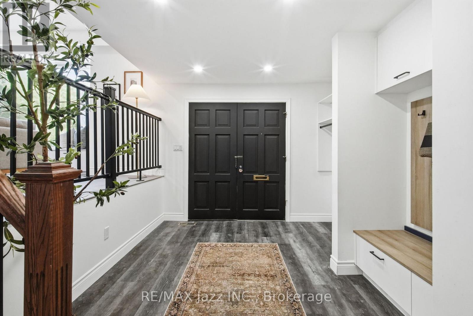 50 Oakdale Drive, Oshawa, Ontario L1H 6X1 - Photo 4 - E13205462