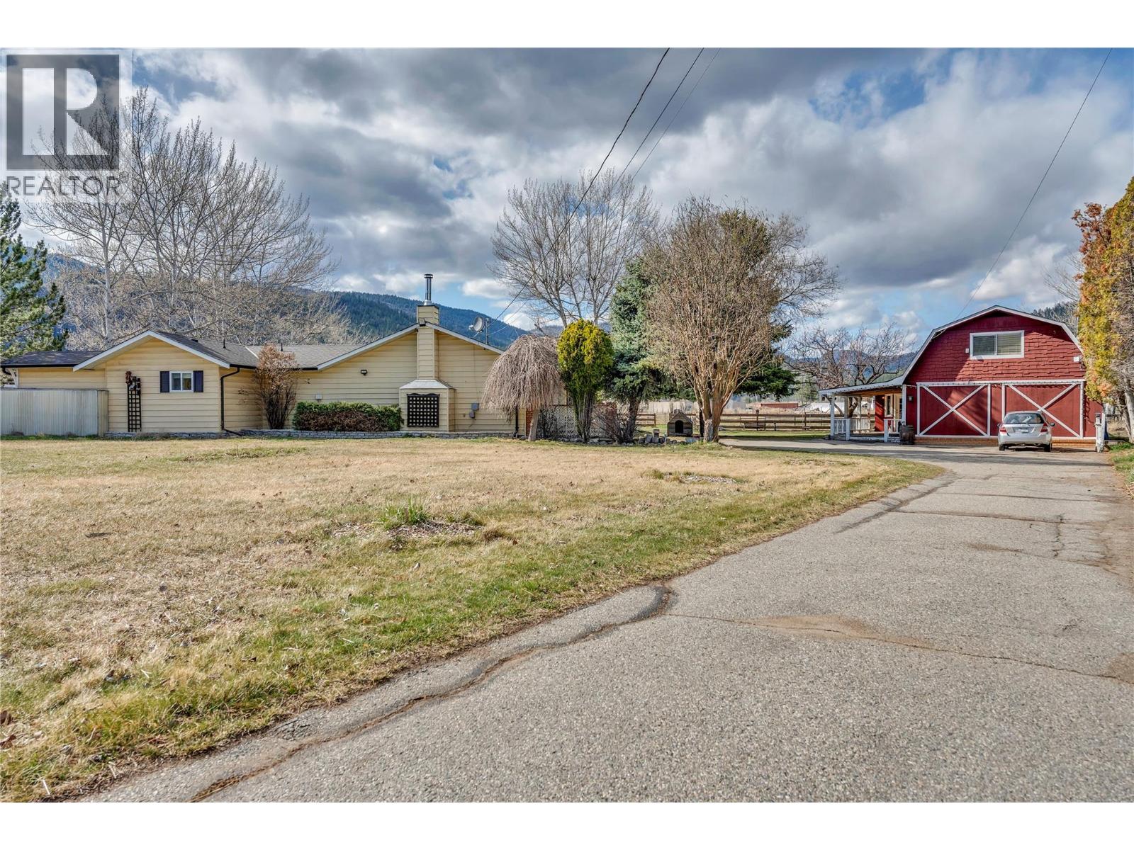 212 Carr Crescent, Oliver, British Columbia