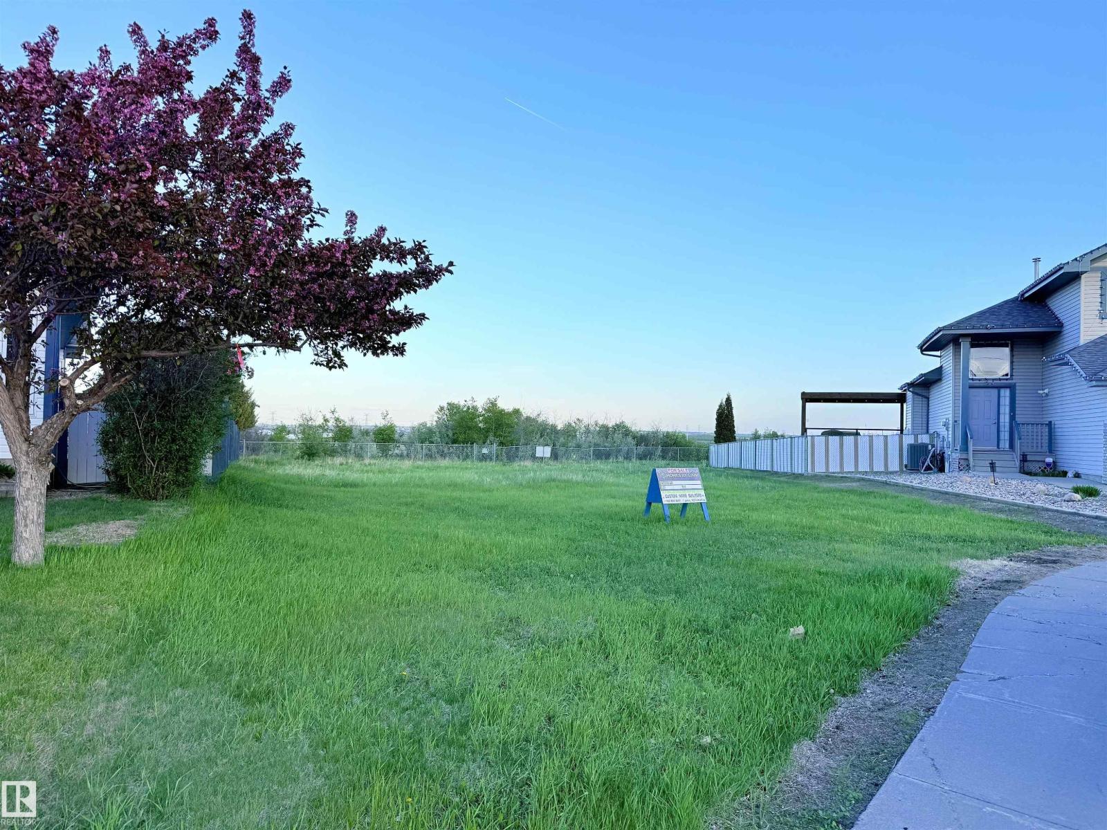14411 16 St Nw, Edmonton, Alberta  T5Y 2Y1 - Photo 4 - E4490002