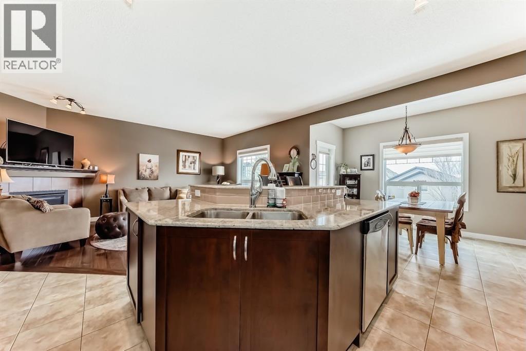 191 Pantego Close NW, Calgary, Alberta  T3K 0K3 - Photo 5 - A2298544