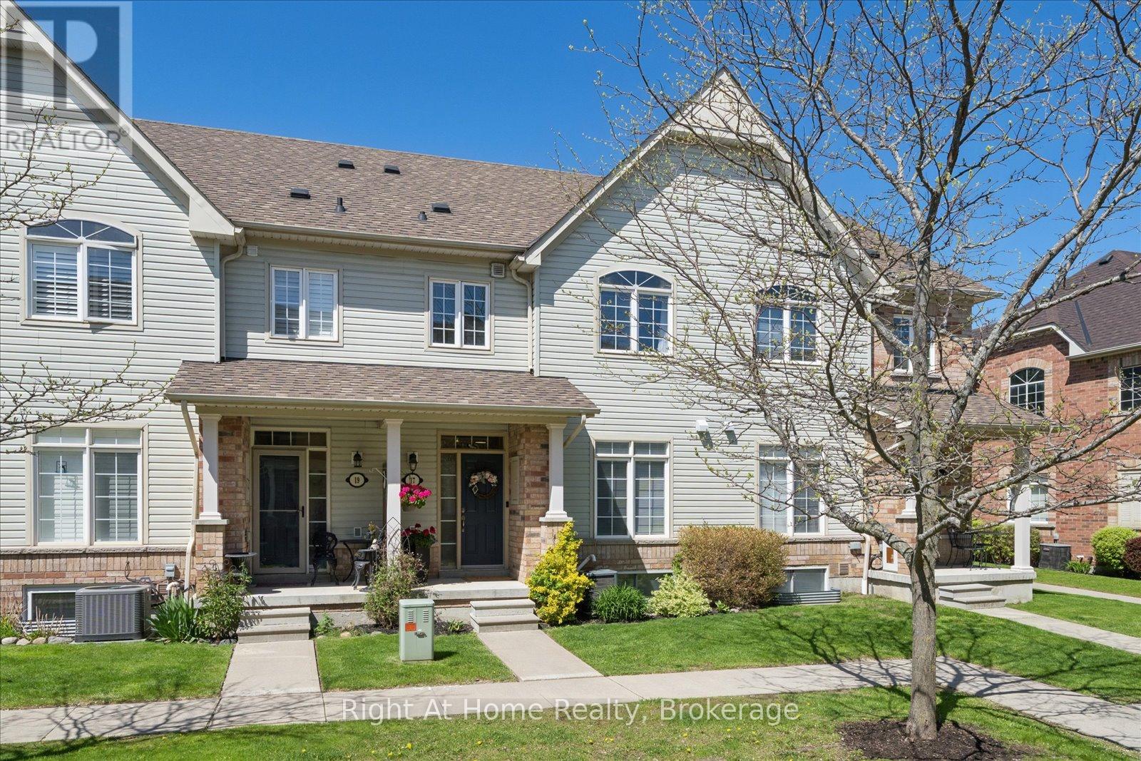 17 Wicker Park Way, Whitby, Ontario  L1R 0C8 - Photo 1 - E13205790