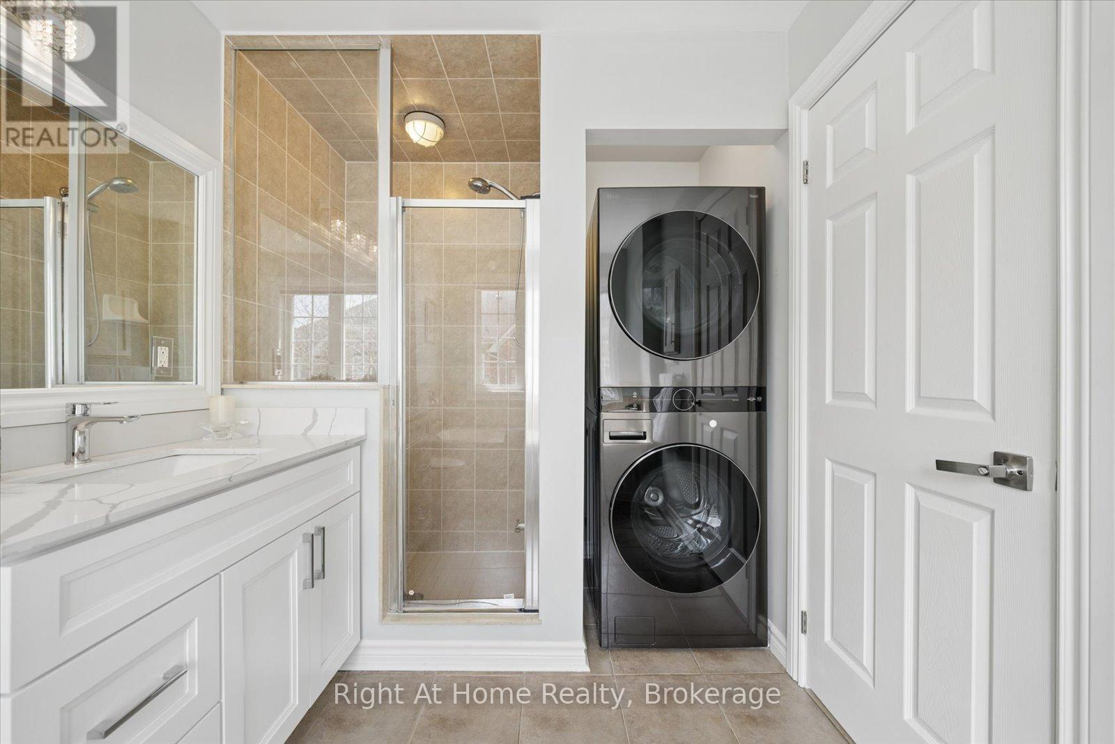 17 Wicker Park Way, Whitby, Ontario  L1R 0C8 - Photo 20 - E13205790