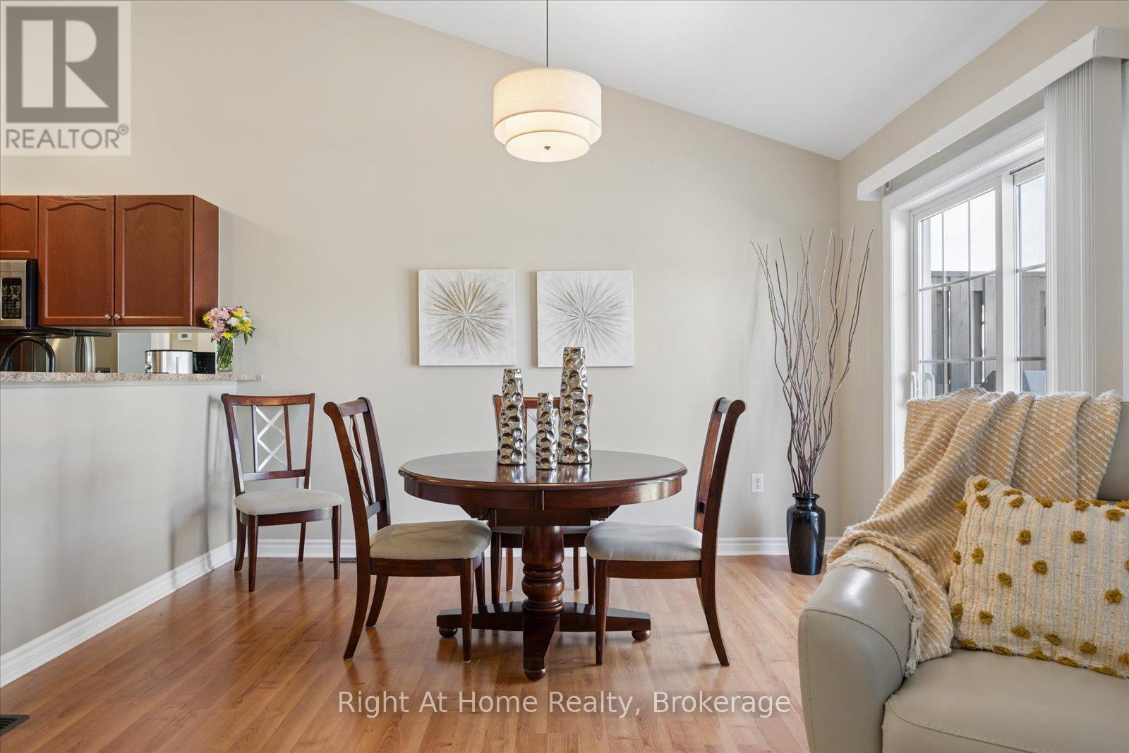 17 Wicker Park Way, Whitby, Ontario  L1R 0C8 - Photo 8 - E13205790