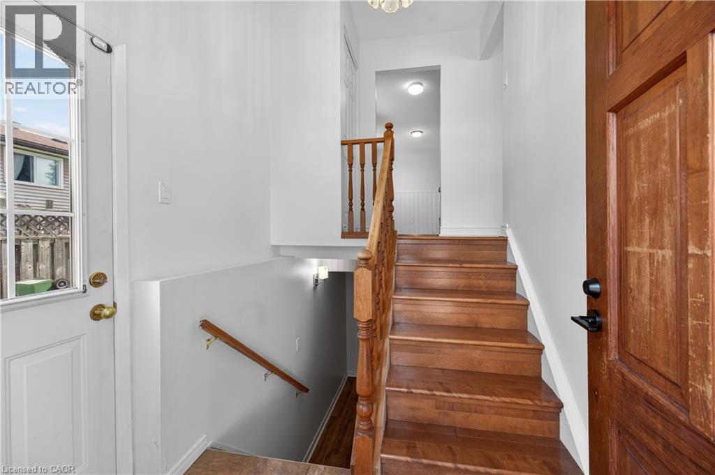 68 Duncairn Crescent, Hamilton, Ontario  L9C 6G1 - Photo 4 - 40833710