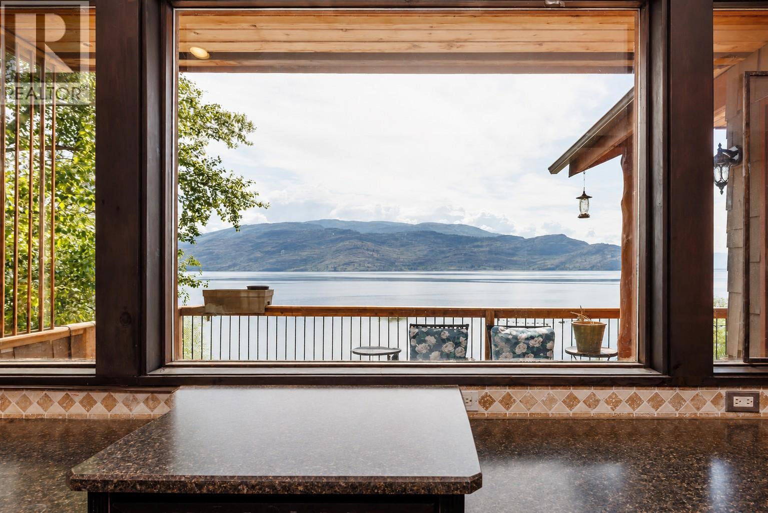6261 Renfrew Road, Peachland, British Columbia  V0H 1X7 - Photo 12 - 10388818