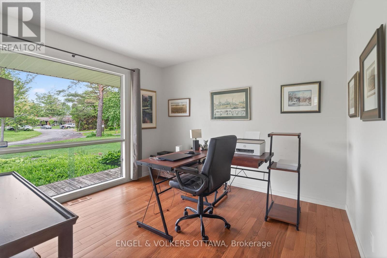 35 Riopelle Court, Ottawa, Ontario  K2K 1J2 - Photo 4 - X13205864