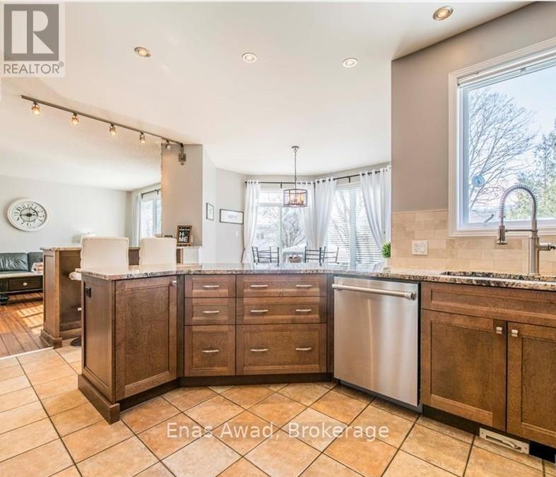 19 Farmfield Crescent, Ottawa, Ontario  K2M 2S9 - Photo 7 - X13205870