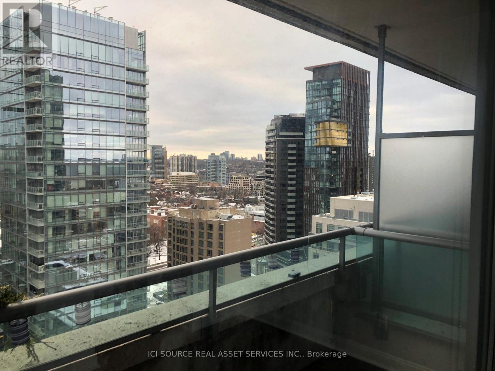 2105 - 18 Yorkville Avenue, Toronto, Ontario  M4W 3Y8 - Photo 11 - C13205832