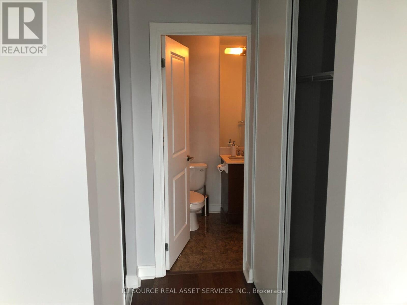 2105 - 18 Yorkville Avenue, Toronto, Ontario  M4W 3Y8 - Photo 6 - C13205832