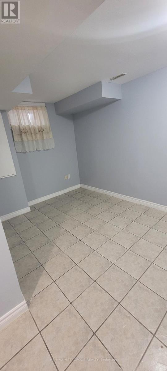 Bsmt - 16b Gower Street, Toronto, Ontario  M4B 3P5 - Photo 4 - E13205768