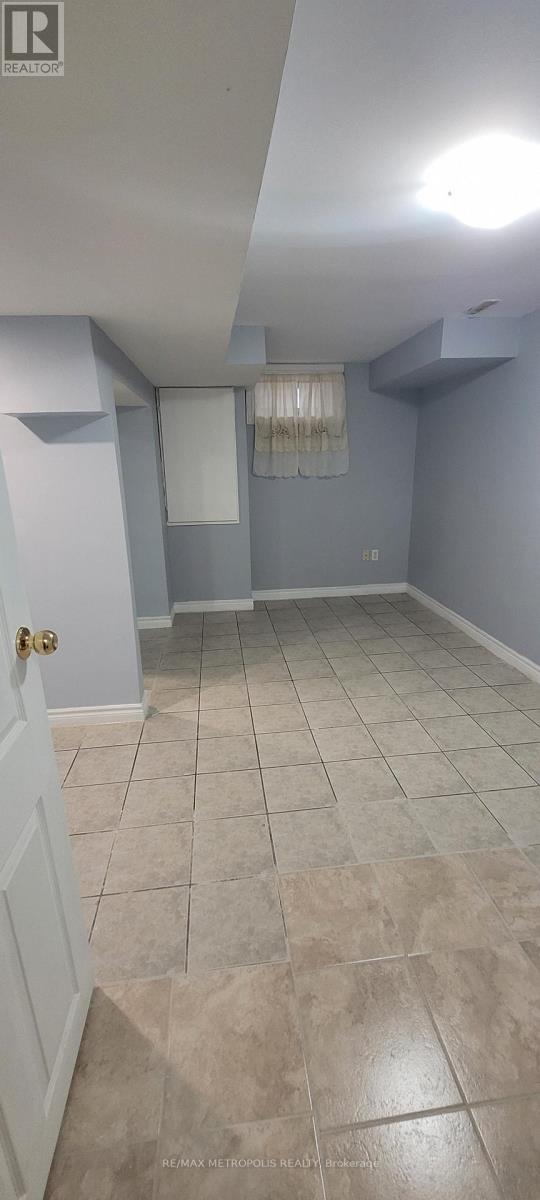 Bsmt - 16b Gower Street, Toronto, Ontario  M4B 3P5 - Photo 5 - E13205768