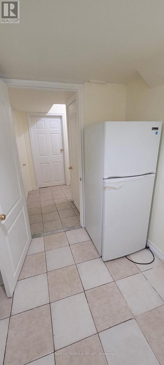 Bsmt - 16b Gower Street, Toronto, Ontario  M4B 3P5 - Photo 9 - E13205768