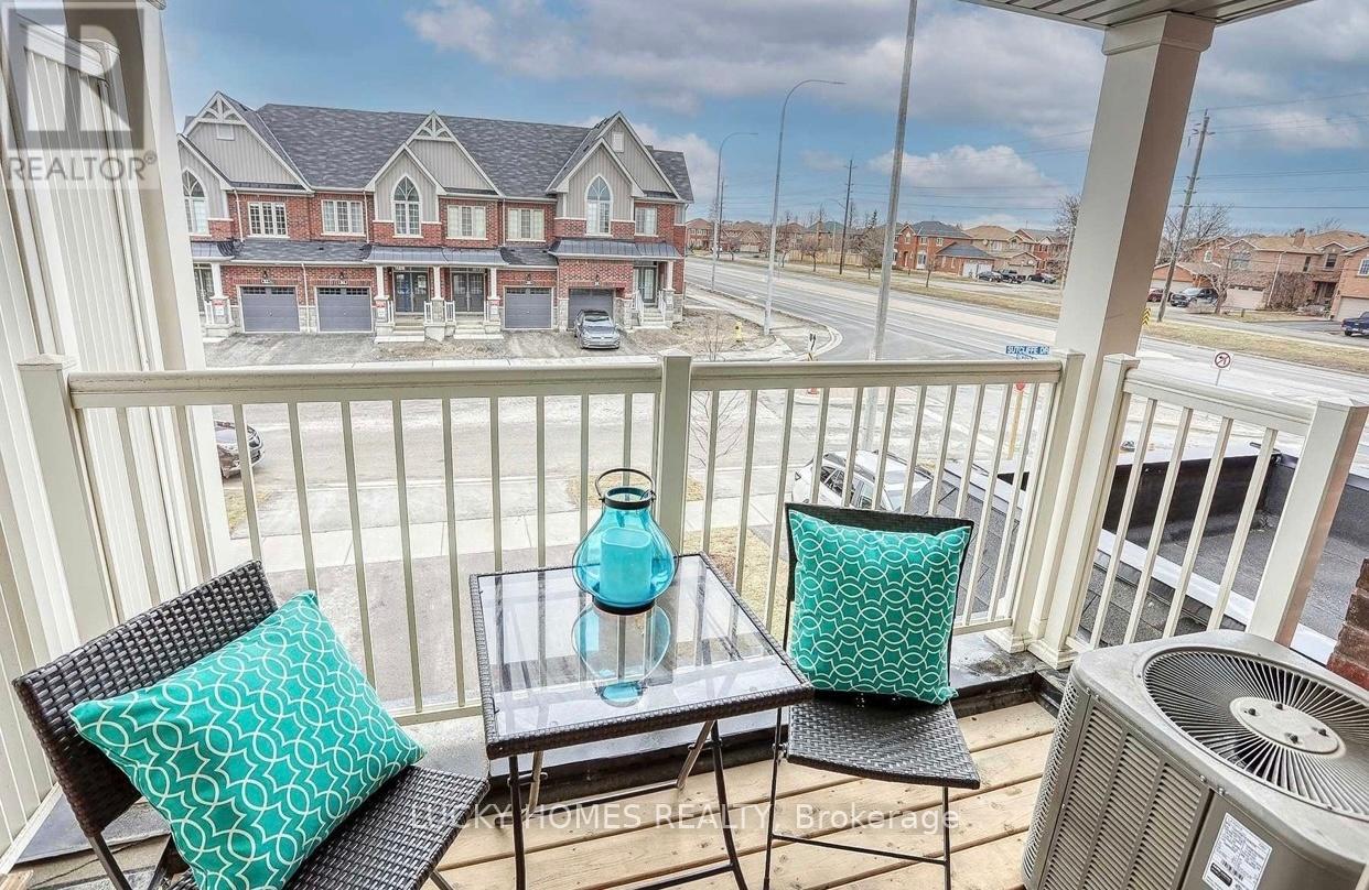85 Sutcliffe Drive, Whitby, Ontario  L1R 0R4 - Photo 4 - E13205820