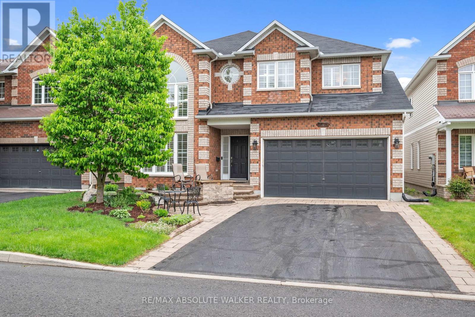 245 LUCINDA CRESCENT, Ottawa, Ontario