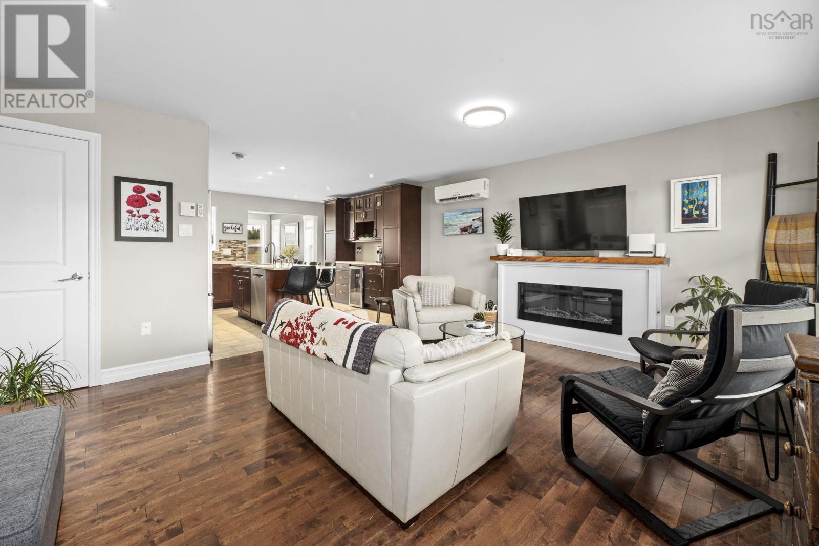 160 Underwood Road, Garlands Crossing, Nova Scotia  B0N 2T0 - Photo 2 - 202608177