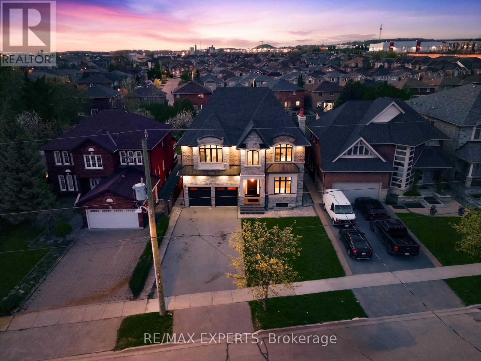 38 Railway Street, Vaughan, Ontario  L6A 1P7 - Photo 2 - N13205796