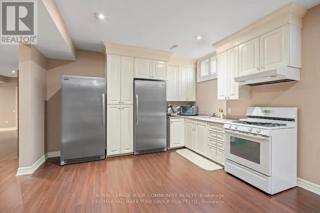 50 Direzze Court, Richmond Hill, Ontario L4C 0C6 - Photo 2 - N13205828
