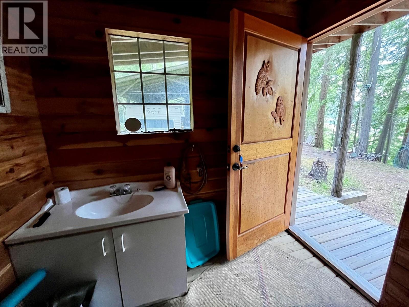 5851 Hwy 6 Highway, Burton, British Columbia  V0G 1R0 - Photo 40 - 10387933