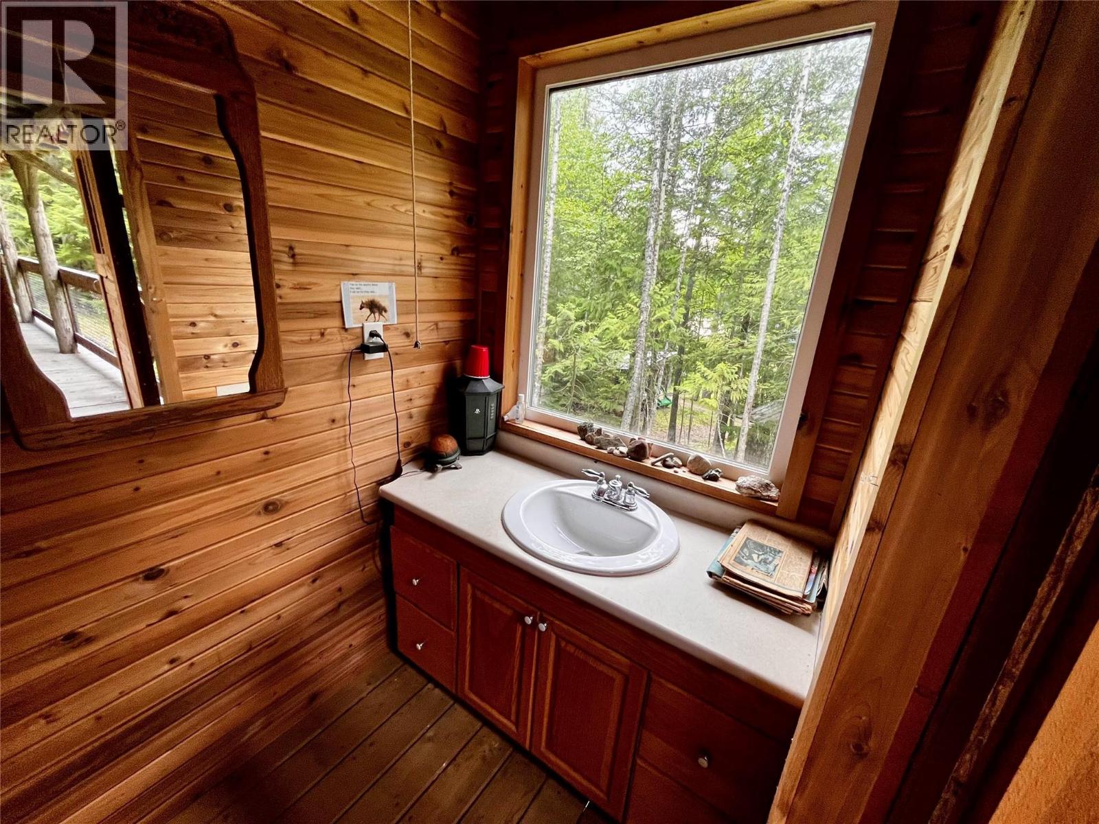 5851 Hwy 6 Highway, Burton, British Columbia  V0G 1R0 - Photo 26 - 10387933
