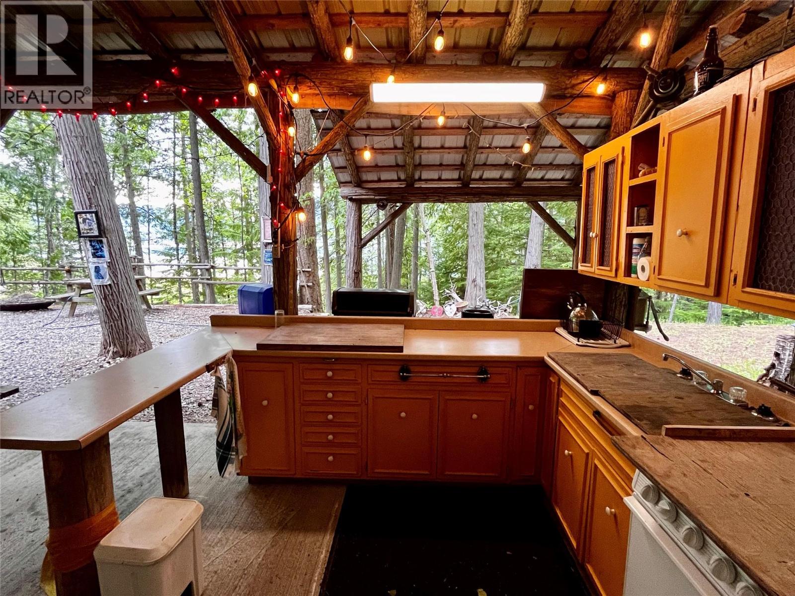 5851 Hwy 6 Highway, Burton, British Columbia  V0G 1R0 - Photo 32 - 10387933