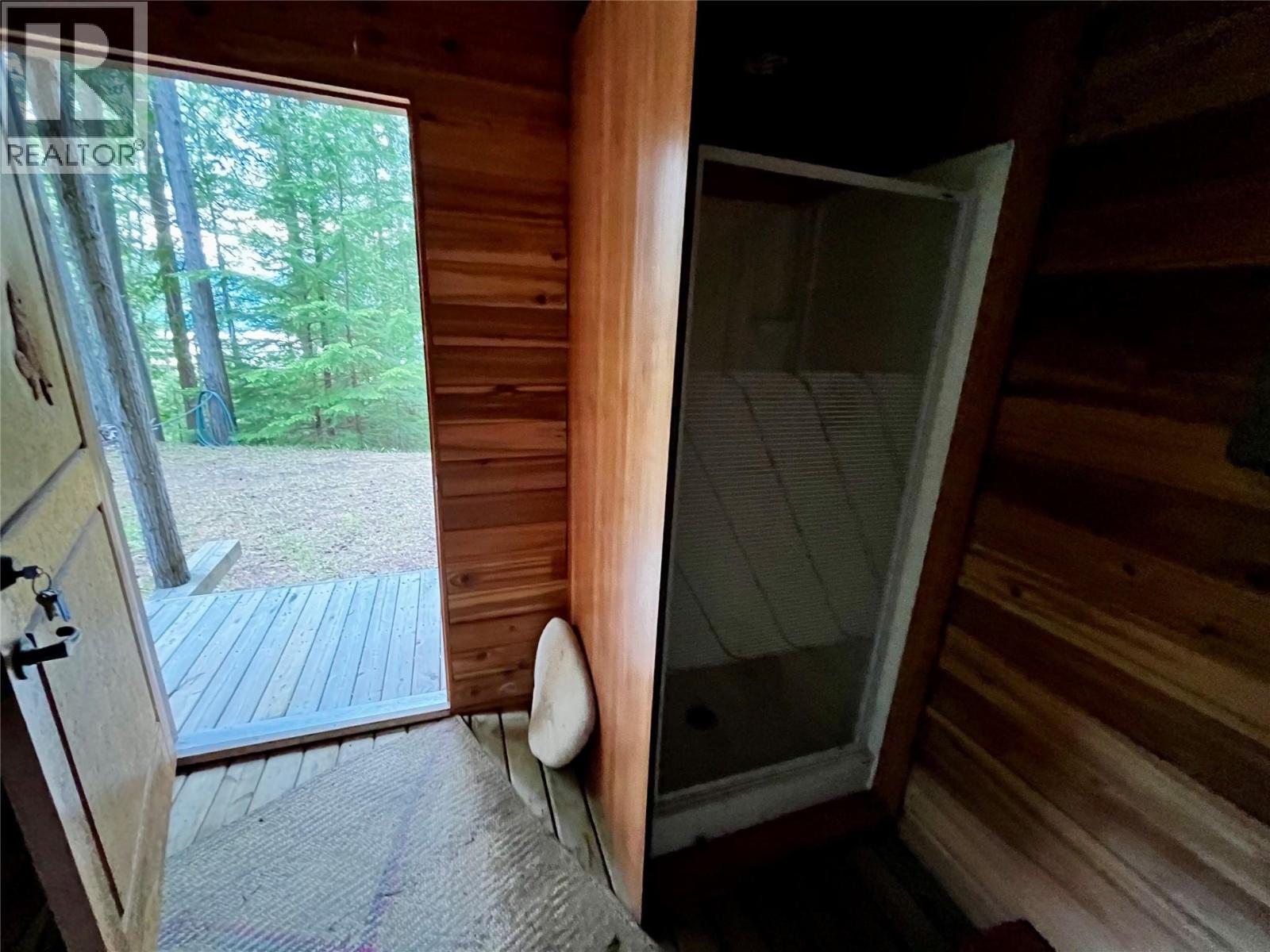 5851 Hwy 6 Highway, Burton, British Columbia  V0G 1R0 - Photo 39 - 10387933