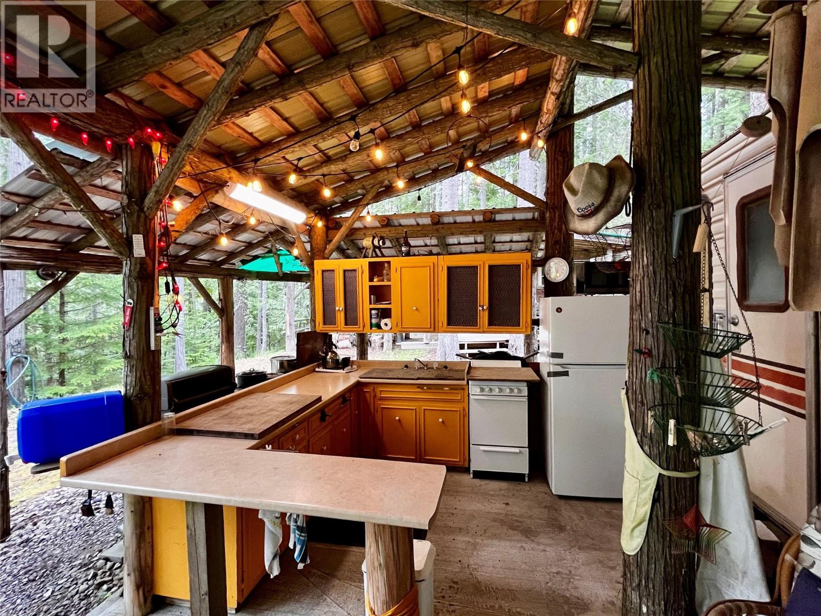 5851 Hwy 6 Highway, Burton, British Columbia  V0G 1R0 - Photo 31 - 10387933